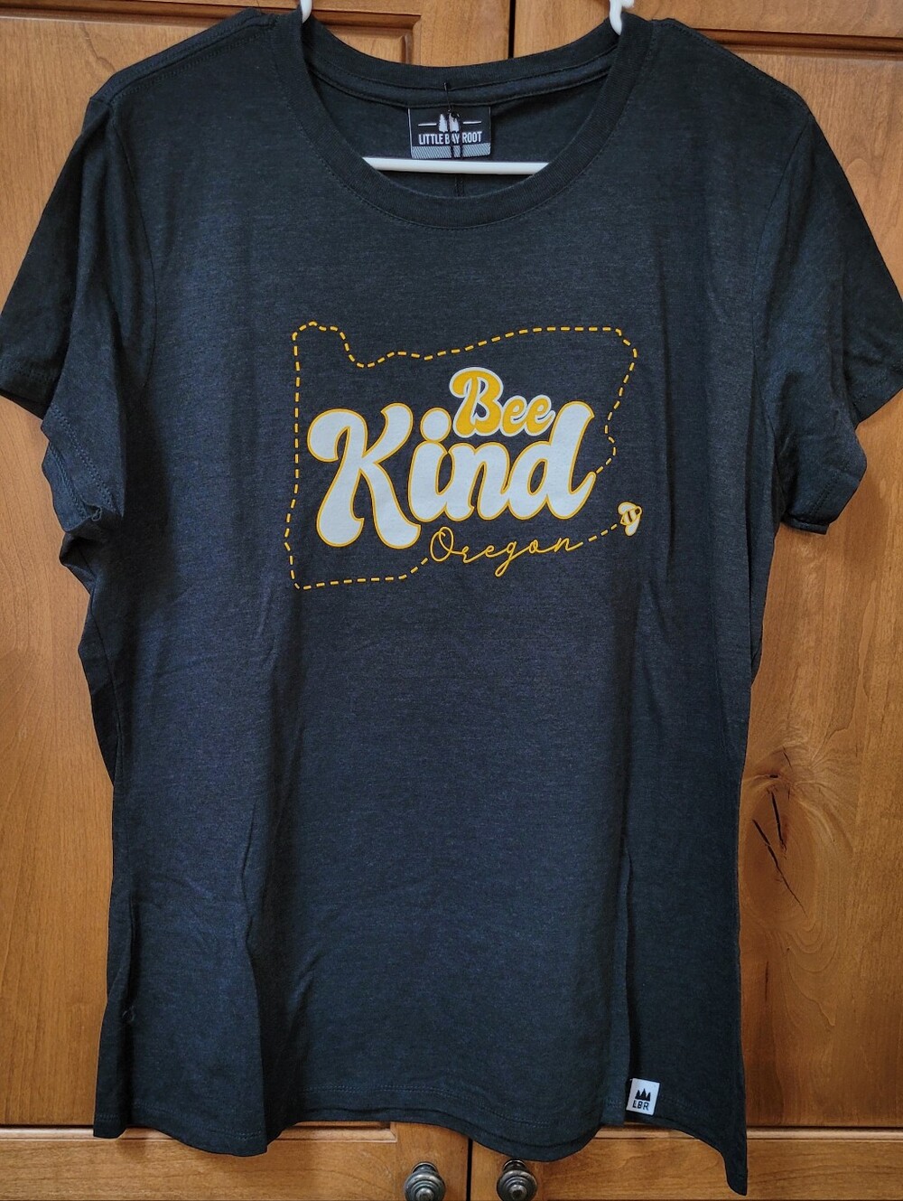 NWT | Little Bay Root Oregon Bee Kind Women's Fitted Tee